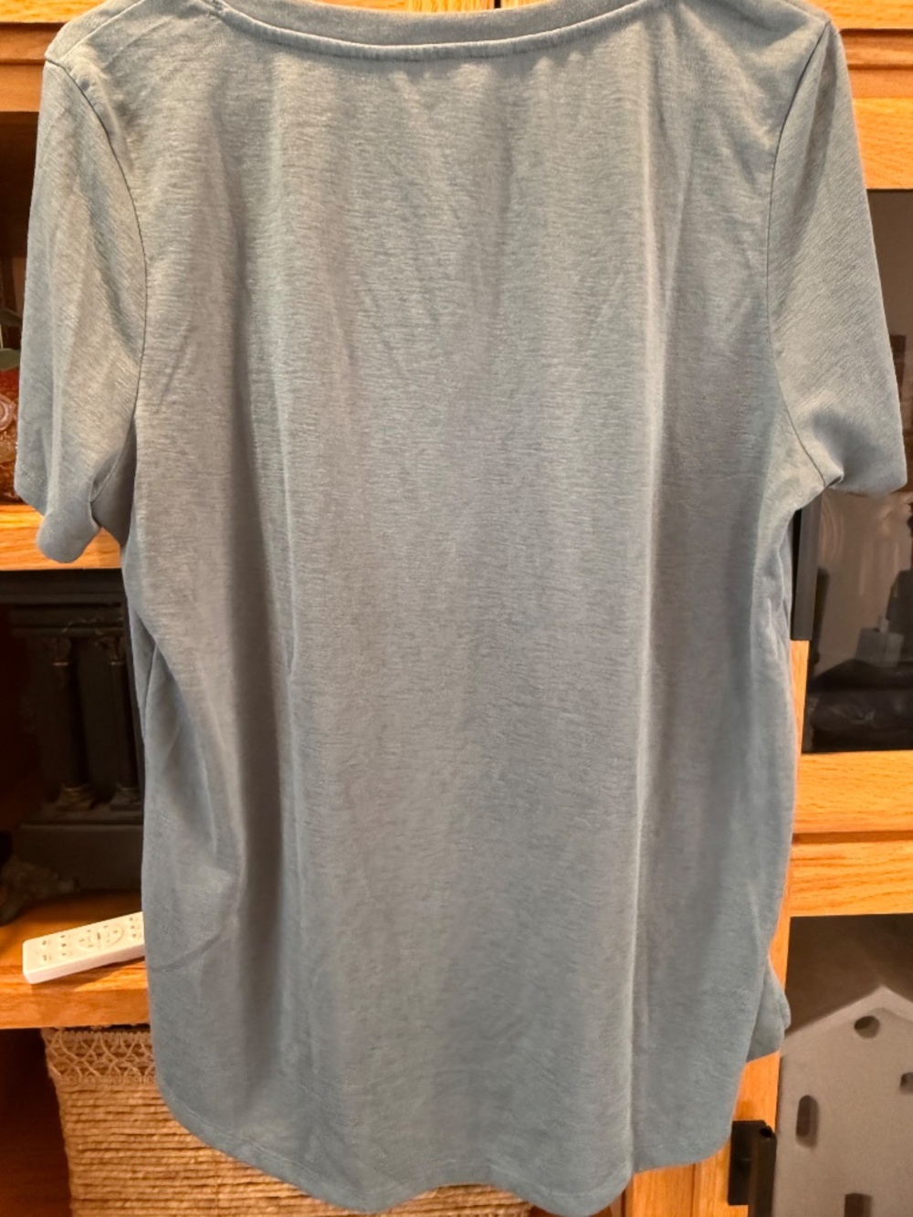 Athleta Breezy Scoop Short Sleeve V Neck Tee, Size Large - Picture 2 of 3